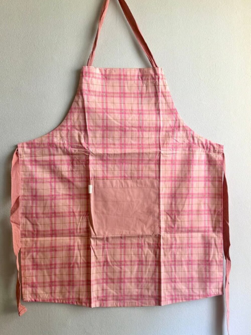 (3/30$) TOTHEMARKET Dusty pink and brown checkered apron
